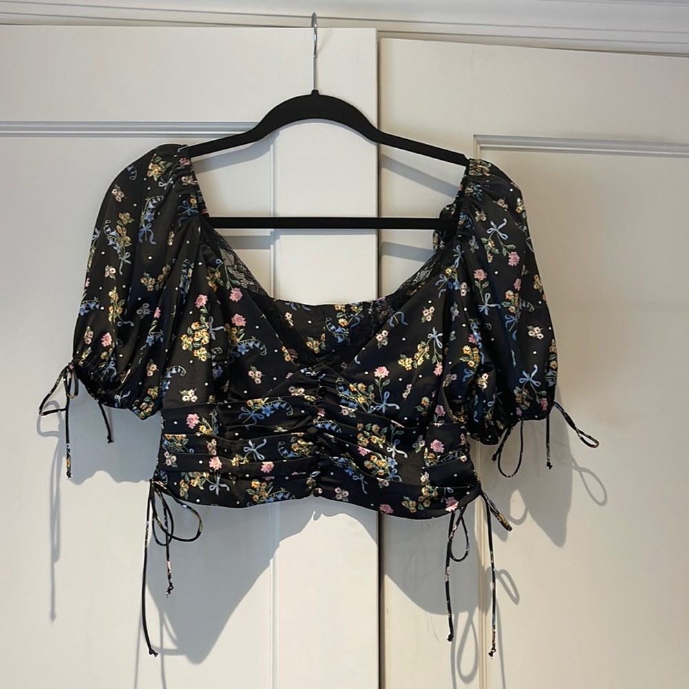 NWT For Love & Lemons x Victoria Secret “August” Crop Top💐